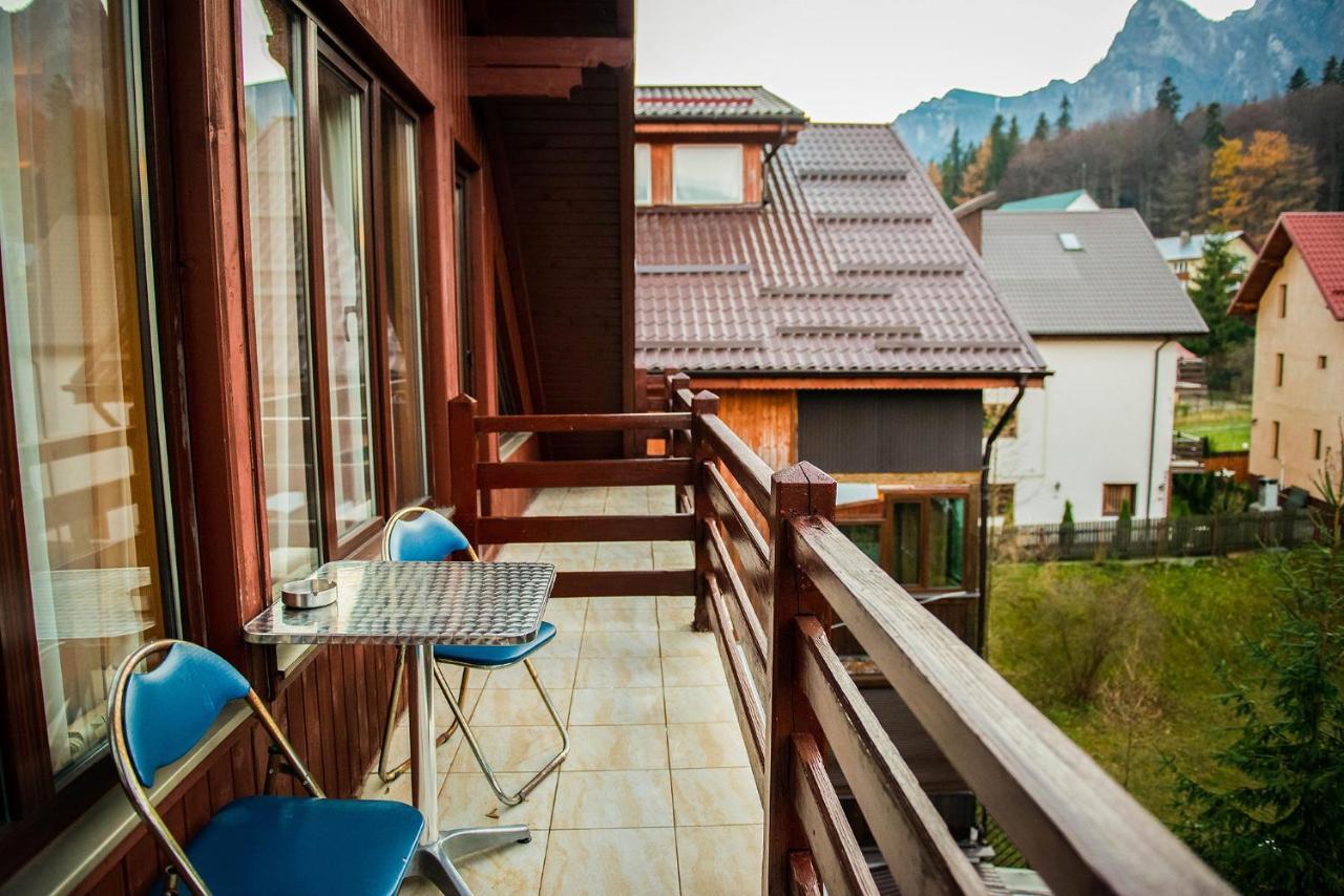 Отель Casa Maia Буштени Экстерьер фото