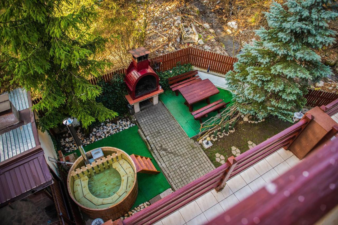 Отель Casa Maia Буштени Экстерьер фото